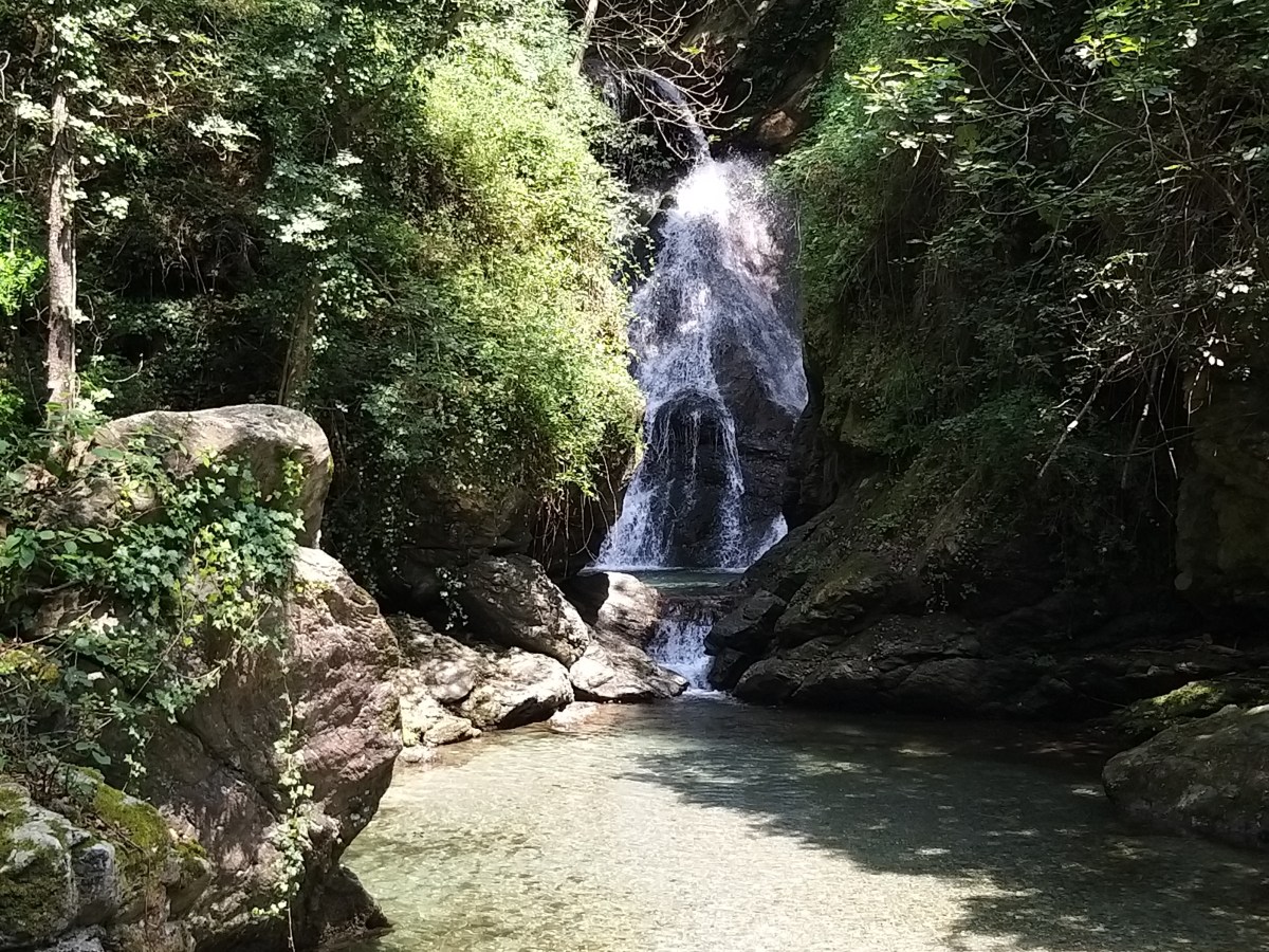 La cascata delle Libellule Blu e la cascata della Ferriera: un angolo di fresco nell’entroterra ligure